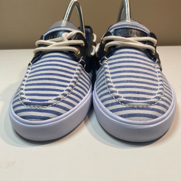 🔥 TOMMY HILFIGER BLUE WHITE STRIPPED BOAT SHOE MEN’S SZ 7.5 WOMEN SZ 9 UNISEX - Picture 3 of 8